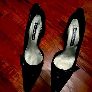 Bandolino Black leather kitten pumps